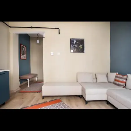 Shiva Apartment *