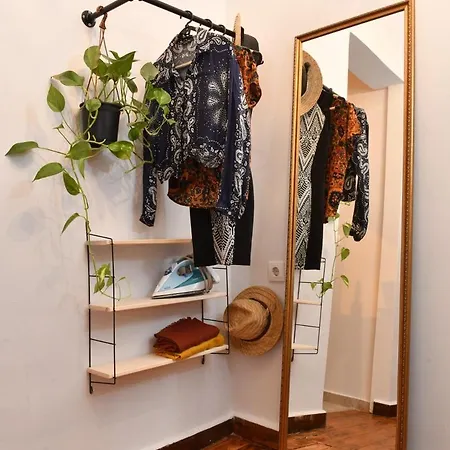 Hayyam House / Heart Of Taksim Apartment