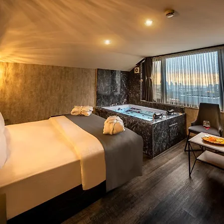 Hotel Golden Dream
