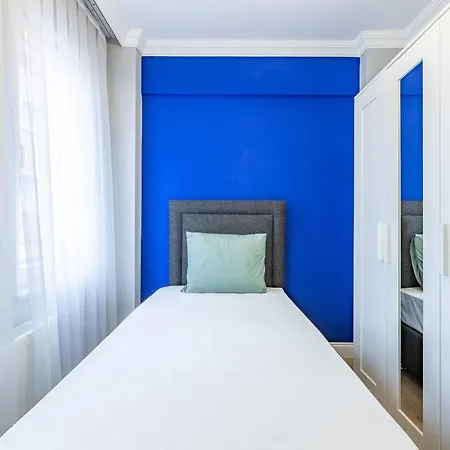 Balat Apartments-orange And Blue Apartment Istanbul
