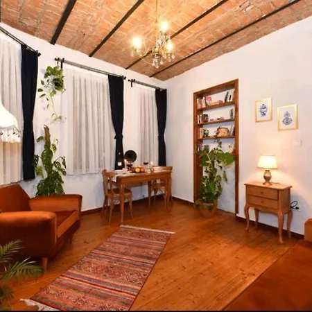 Hayyam House / Heart Of Taksim Istanbul