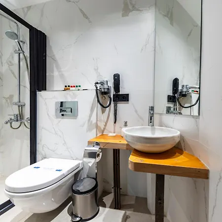 Taksim Avenue 4*