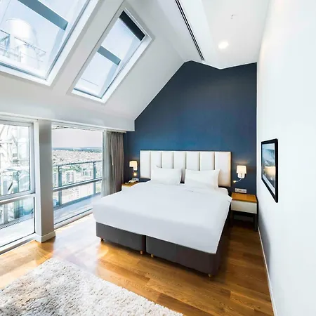 Radisson Residences Avrupa Tem 4*