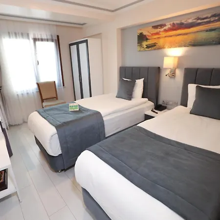 Skalion Hotel 4*