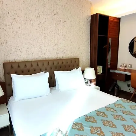 Old Port Hotel 3*