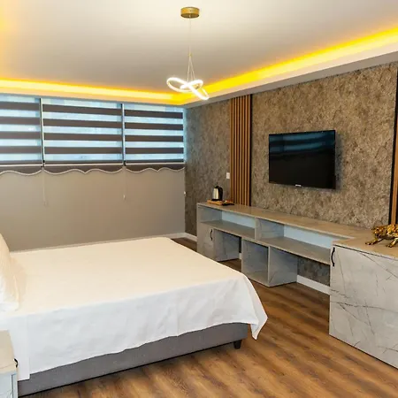 Hotel The Hera Business &