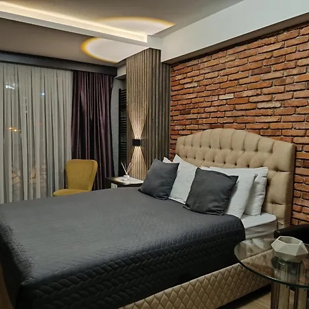 Nomad Hub 3*