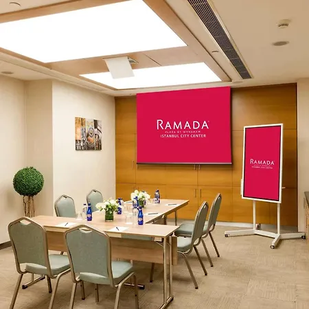 Ramada Plaza By Wyndham Center 5* Estambul