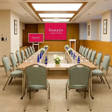 Ramada Plaza By Wyndham Center Hotel