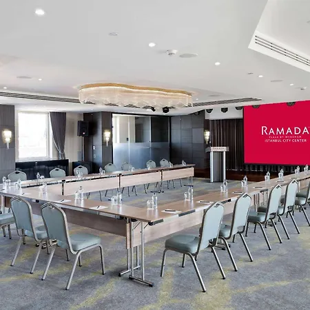 Hotel Ramada Plaza By Wyndham Center 5*