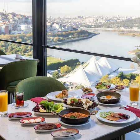 Clarion Golden Horn Hotel 5*