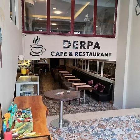 Ξενοδοχείο Derpa 3*