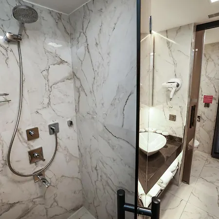 Otel Broyt