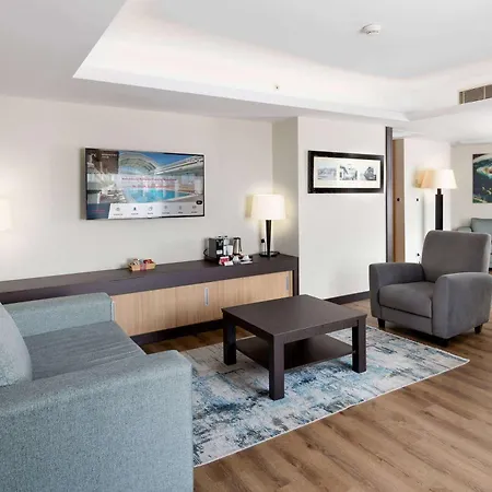 Hotel Ramada Plaza By Wyndham Center Estambul
