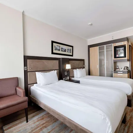 Ramada Plaza By Wyndham Center Hotel