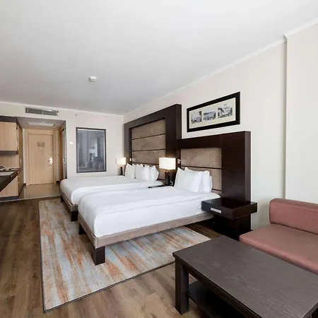 Ramada Plaza By Wyndham Center