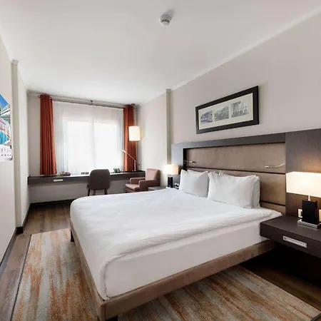 Ramada Plaza By Wyndham Center Estambul