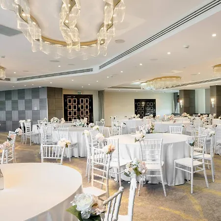 Hotel Ramada Plaza By Wyndham Center 5*
