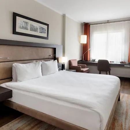 Hotel Ramada Plaza By Wyndham Center 5*