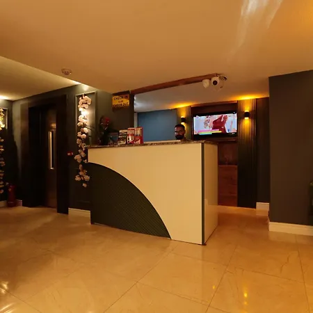 Hotel Newalla Old 5*