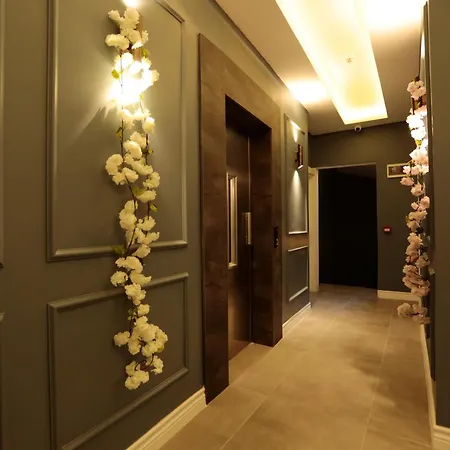 Hotel Newalla Old 5*