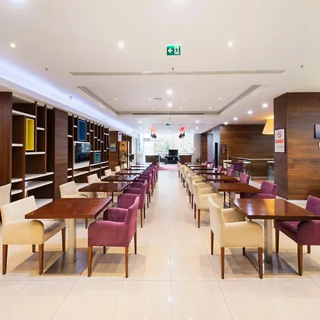 Hampton By Hilton Kayasehir 3*