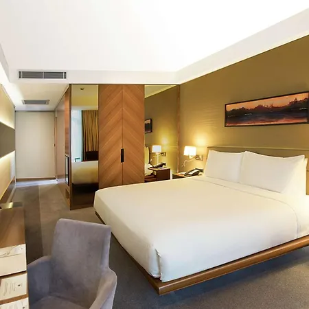 Doubletree By Hilton - Old Town Otel 5*