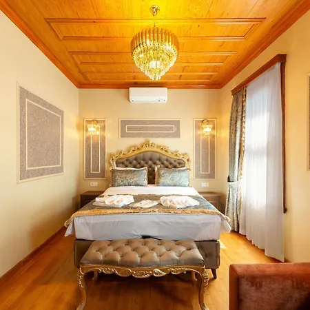 Brown Mansion Oldcity Hotel