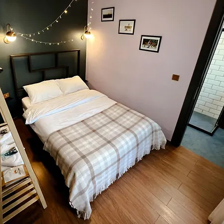 Le Banc Hostal