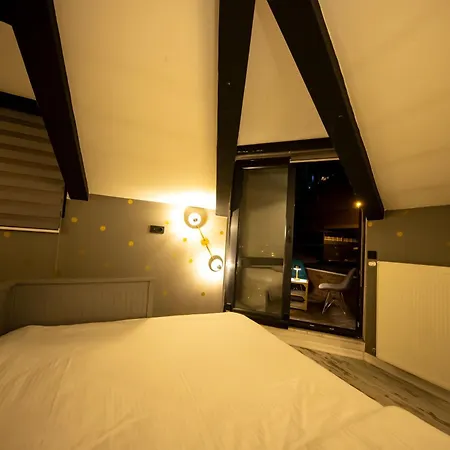 Aparthotel Ava Center