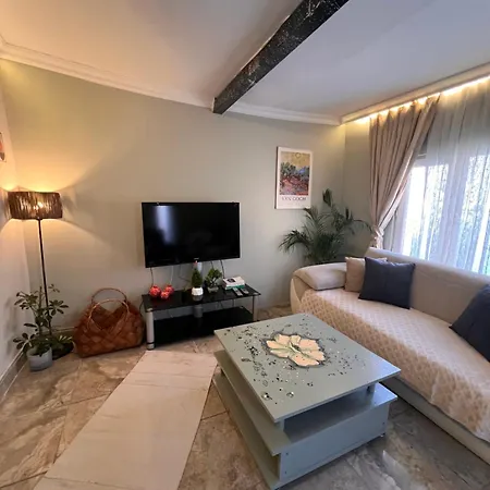 Cozy Dublex In City Center, 3rd Floor *