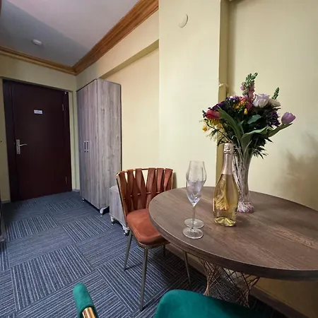 Hotel Royal Old City 3*