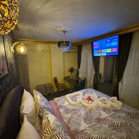 Hotel Royal Old City 3*