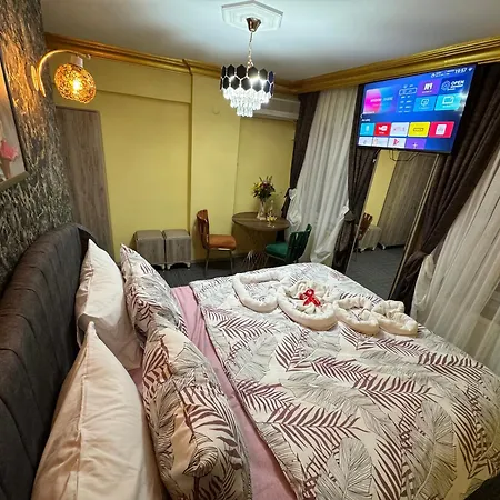 Hotel Royal Old City 3*