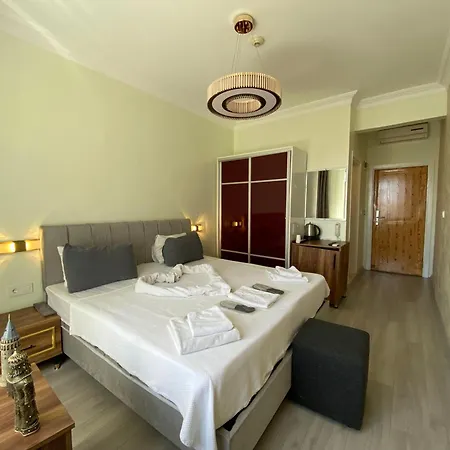 Galata Moon Hotel 2*