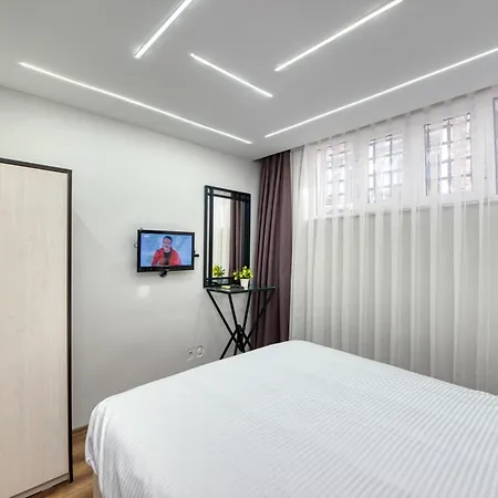 Aparthotel Bright 3*