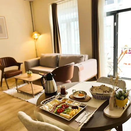 Hotel Golden Door *