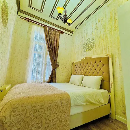 Alhambra Aparthotel 3*
