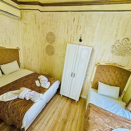 Alhambra Aparthotel 3*