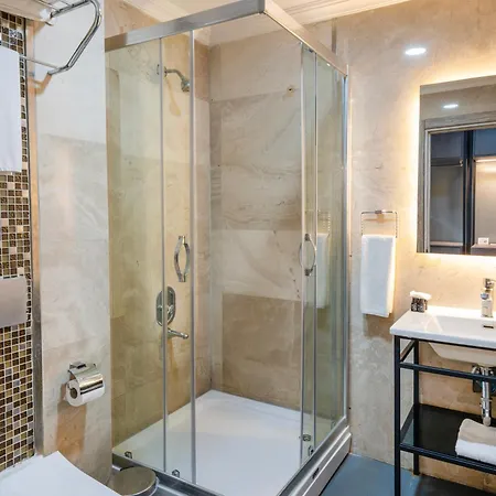 Orya Hotel
