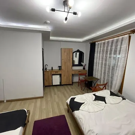 Valeria White Suites Hotel *