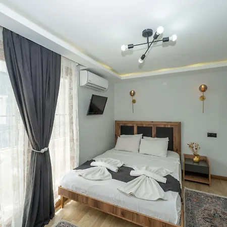 Hotel Valeria White Suites