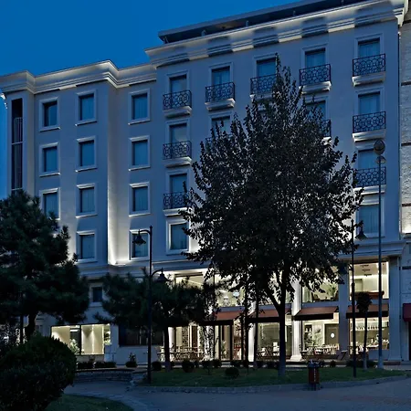 Hotel Ramada By Wyndham Grand Bazaar