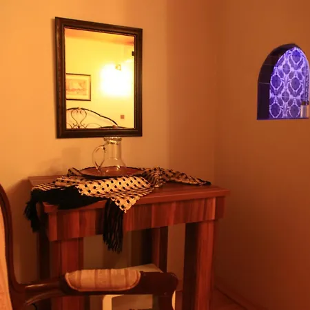 Hotel Tom Square Boutique 2*