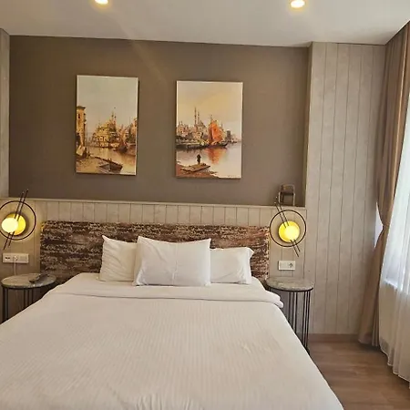 Taksim Hotell *