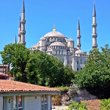 Naz Wooden House 3* Стамбул