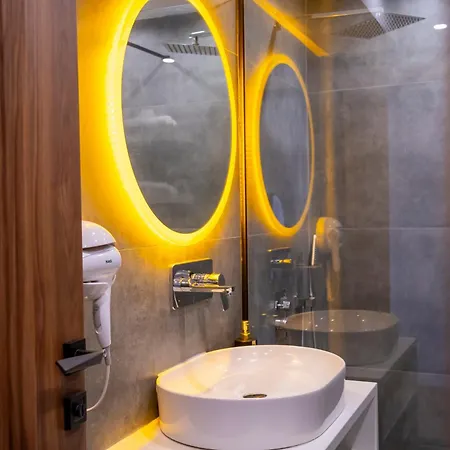 Hotel Parla *