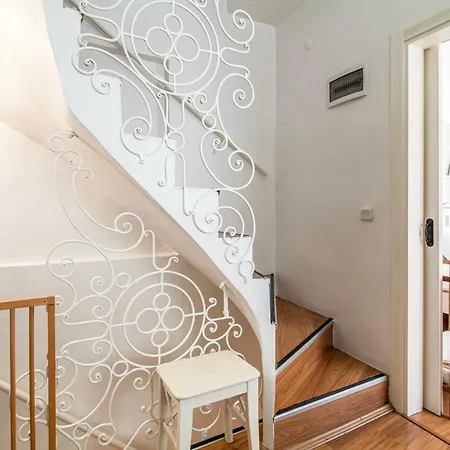 Secluded House , Near Bosphorus , 2 Ac , Fast Wifi Istanbul