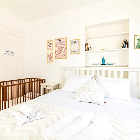 Secluded House , Near Bosphorus , 2 Ac , Fast Wifi * Istanbul