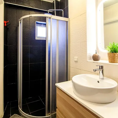 Secluded House , Near Bosphorus , 2 Ac , Fast Wifi Istanbul